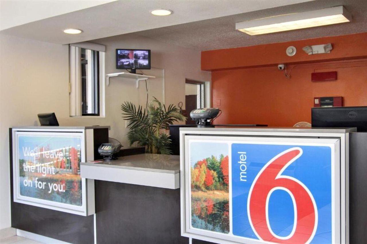 Motel 6-Middleburg Heights, OH - Cleveland Buitenkant foto