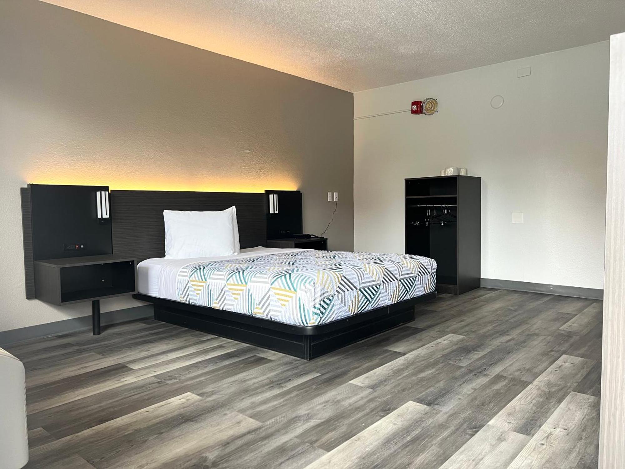 Motel 6-Middleburg Heights, OH - Cleveland Buitenkant foto