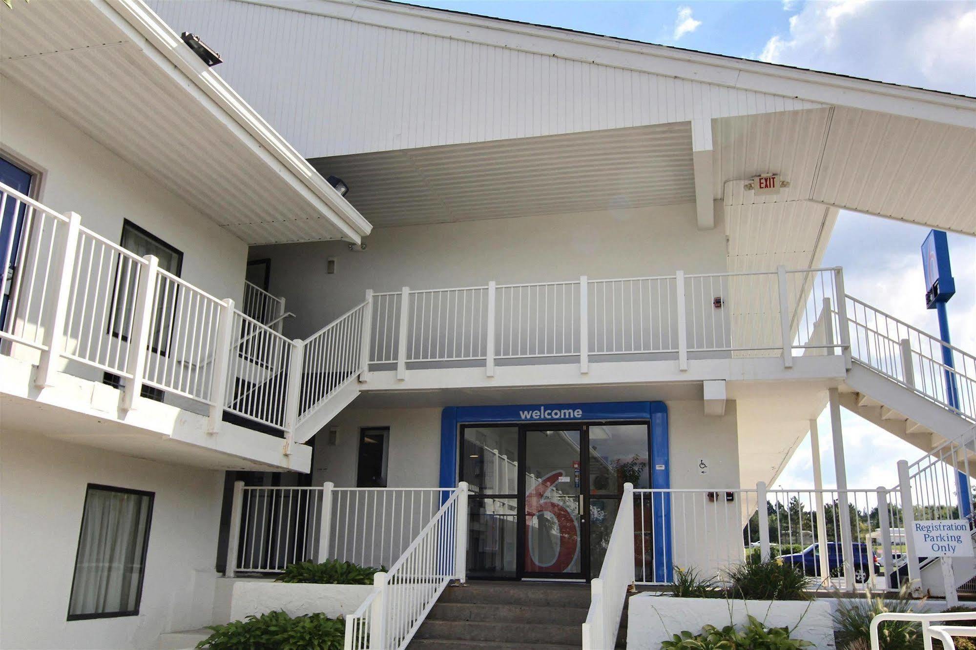 Motel 6-Middleburg Heights, OH - Cleveland Buitenkant foto