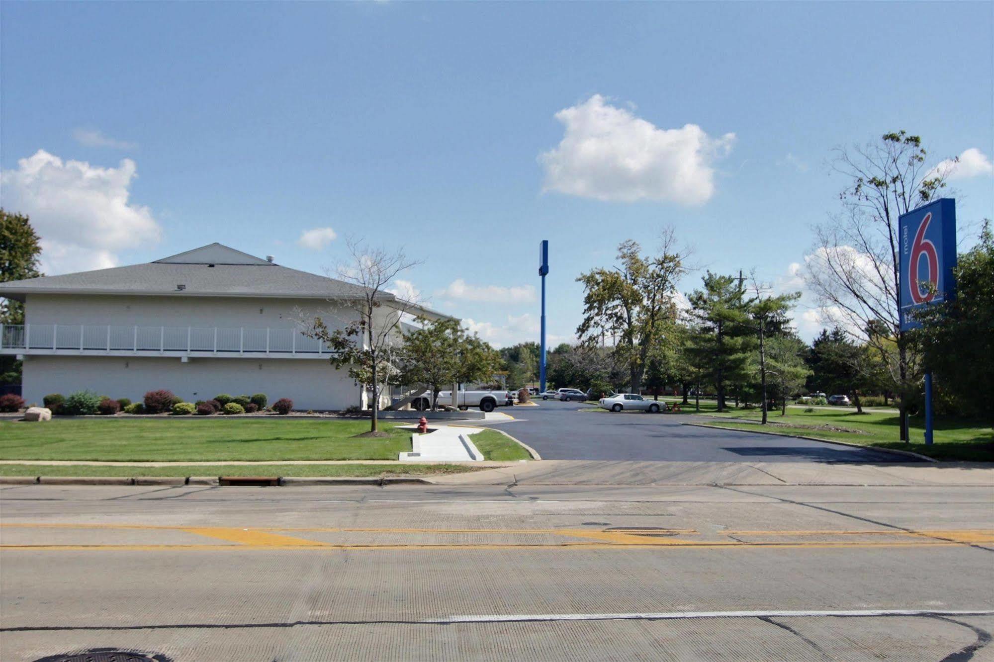 Motel 6-Middleburg Heights, OH - Cleveland Buitenkant foto
