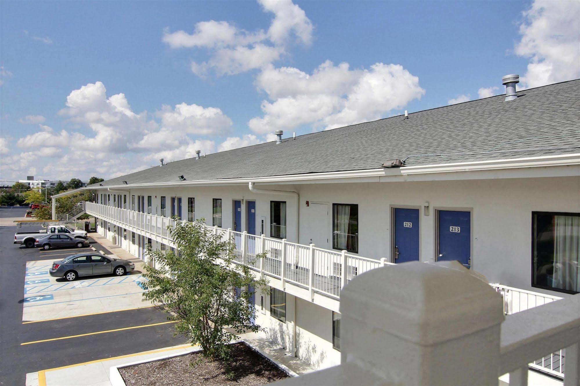 Motel 6-Middleburg Heights, OH - Cleveland Buitenkant foto