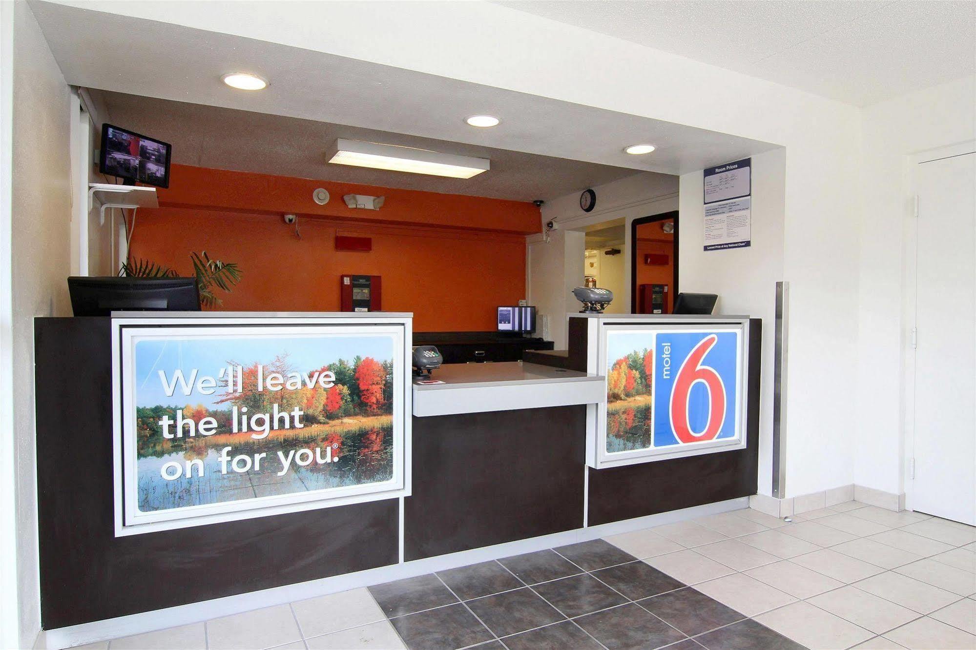 Motel 6-Middleburg Heights, OH - Cleveland Buitenkant foto