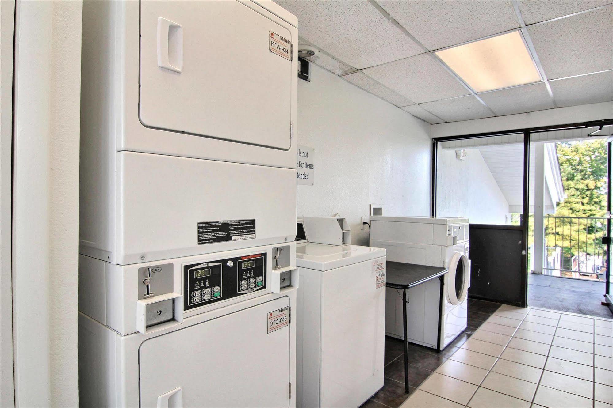 Motel 6-Middleburg Heights, OH - Cleveland Buitenkant foto